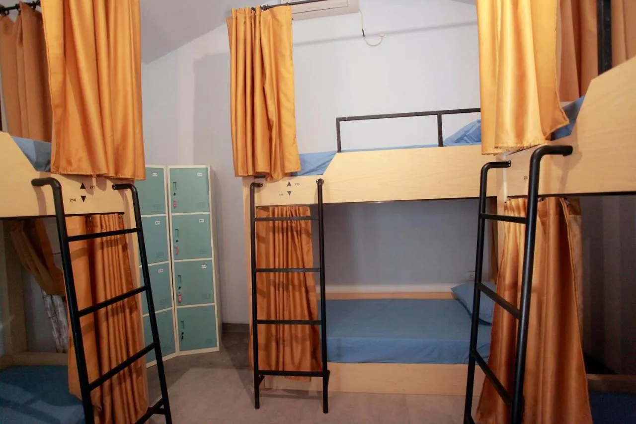 Beach Hut Hostel Kuta Lombok 0*,  Indonezja